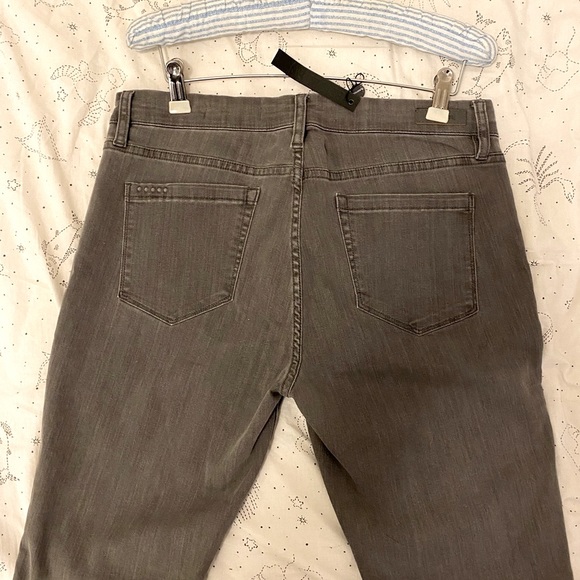 *NWT* BLANK DENIM NYC Mid Rise Gray Stretch Skinny Jeans. Flattering+Comfort - Picture 8 of 8